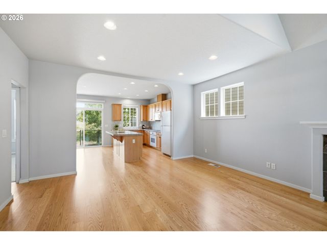 738 Ne 73RD Ave, Hillsboro, OR 97124
