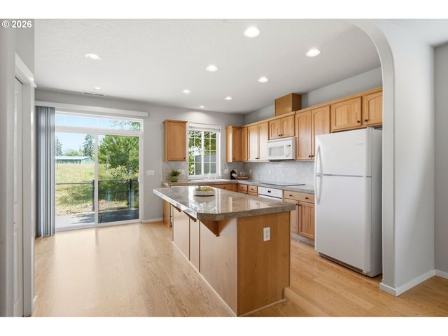 738 Ne 73RD Ave, Hillsboro, OR 97124