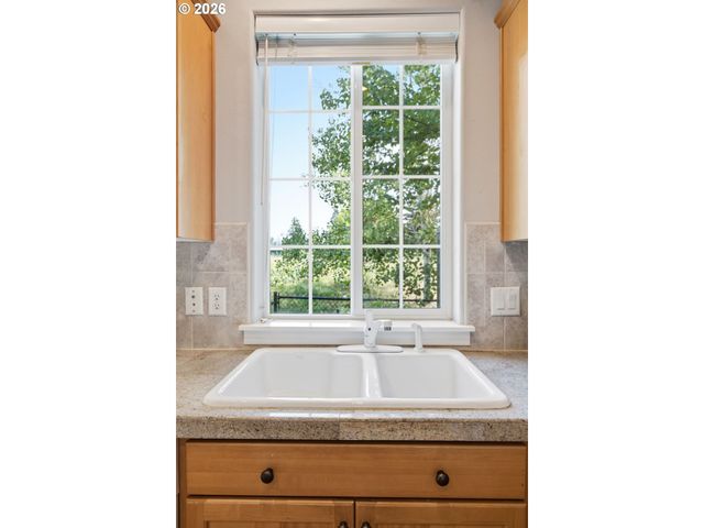 738 Ne 73RD Ave, Hillsboro, OR 97124