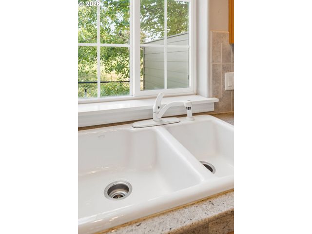 738 Ne 73RD Ave, Hillsboro, OR 97124