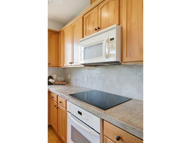 738 Ne 73RD Ave, Hillsboro, OR 97124