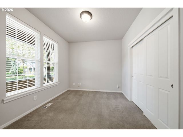 738 Ne 73RD Ave, Hillsboro, OR 97124
