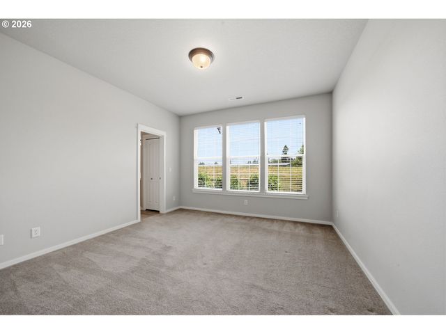 738 Ne 73RD Ave, Hillsboro, OR 97124