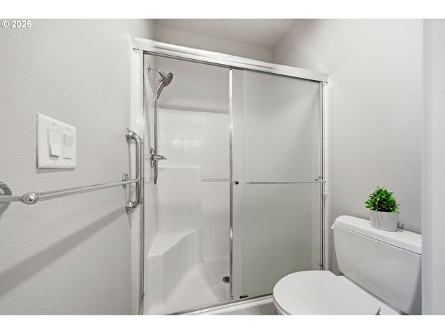 738 Ne 73RD Ave, Hillsboro, OR 97124