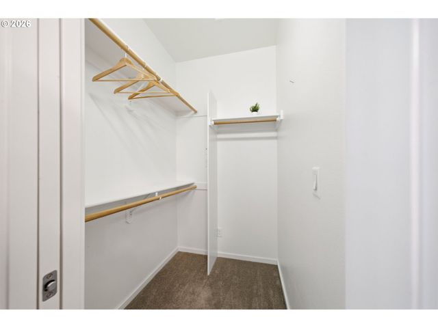 738 Ne 73RD Ave, Hillsboro, OR 97124
