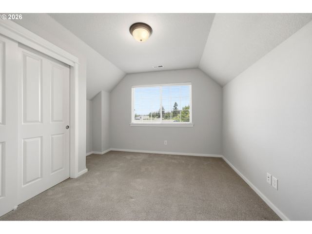 738 Ne 73RD Ave, Hillsboro, OR 97124