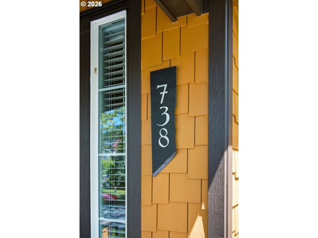 738 Ne 73RD Ave, Hillsboro, OR 97124