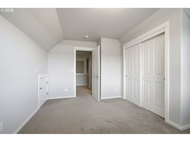 738 Ne 73RD Ave, Hillsboro, OR 97124