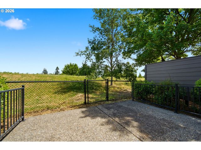 738 Ne 73RD Ave, Hillsboro, OR 97124