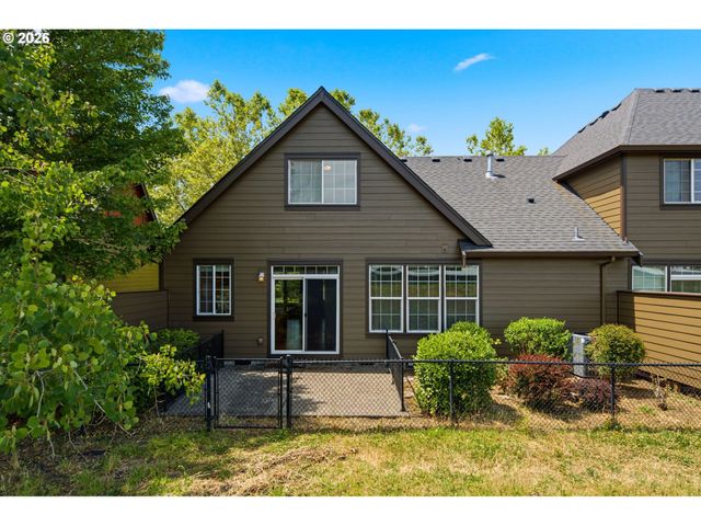 738 Ne 73RD Ave, Hillsboro, OR 97124