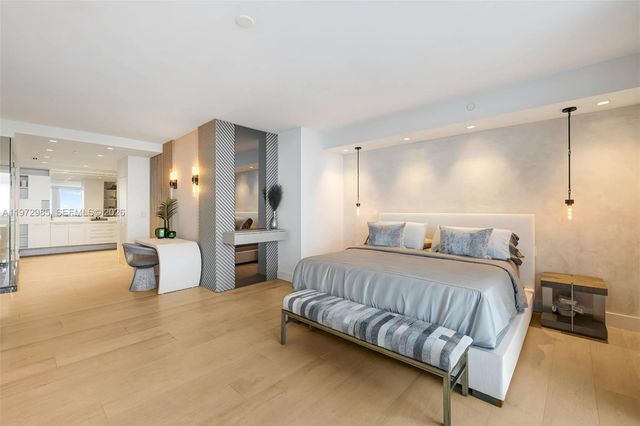 400 Alton Rd 2806, Miami Beach, FL 33139