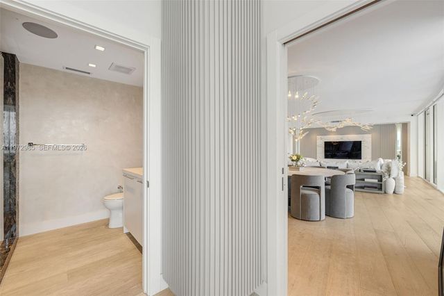 400 Alton Rd 2806, Miami Beach, FL 33139