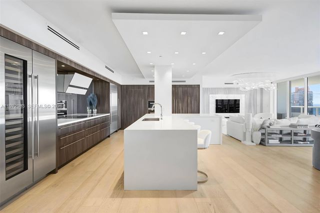 400 Alton Rd 2806, Miami Beach, FL 33139