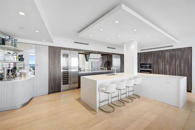 400 Alton Rd 2806, Miami Beach, FL 33139