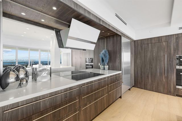 400 Alton Rd 2806, Miami Beach, FL 33139