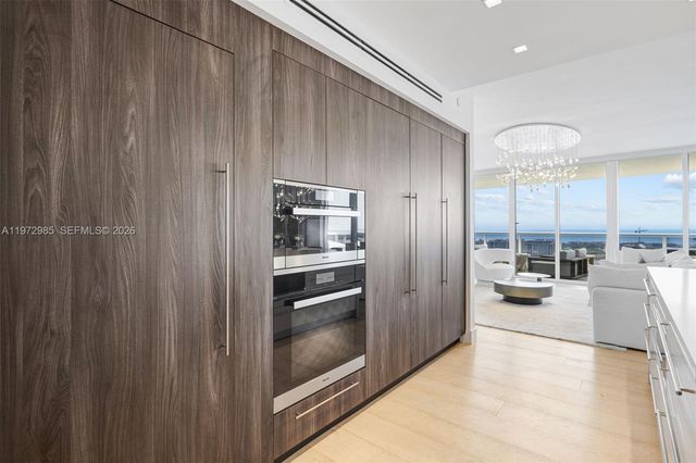 400 Alton Rd 2806, Miami Beach, FL 33139