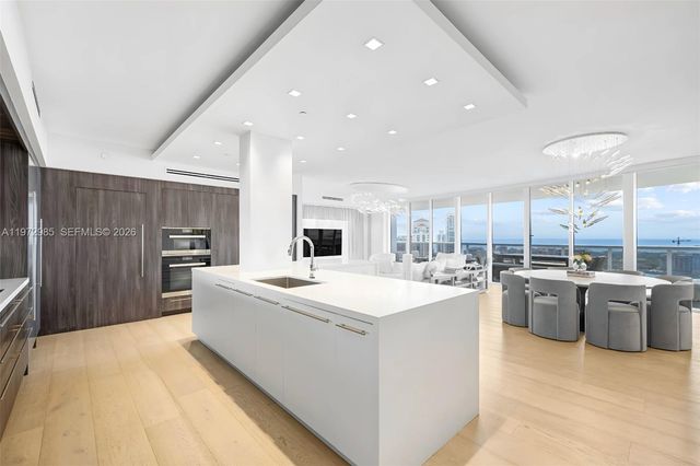 400 Alton Rd 2806, Miami Beach, FL 33139