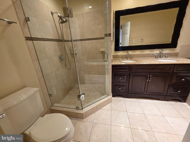10952 BLOOMINGDALE DR, Rockville, MD 20852