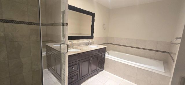 10952 BLOOMINGDALE DR, Rockville, MD 20852