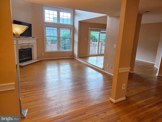 10952 BLOOMINGDALE DR, Rockville, MD 20852