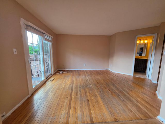 10952 BLOOMINGDALE DR, Rockville, MD 20852