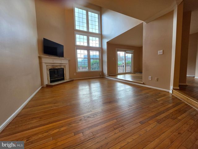 10952 BLOOMINGDALE DR, Rockville, MD 20852