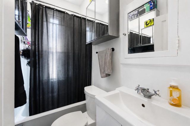 249 Ward STREET, Milwaukee, WI 53207