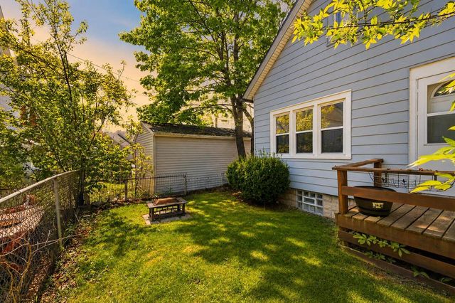 249 Ward STREET, Milwaukee, WI 53207