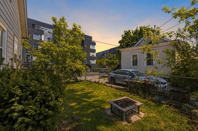 249 Ward STREET, Milwaukee, WI 53207