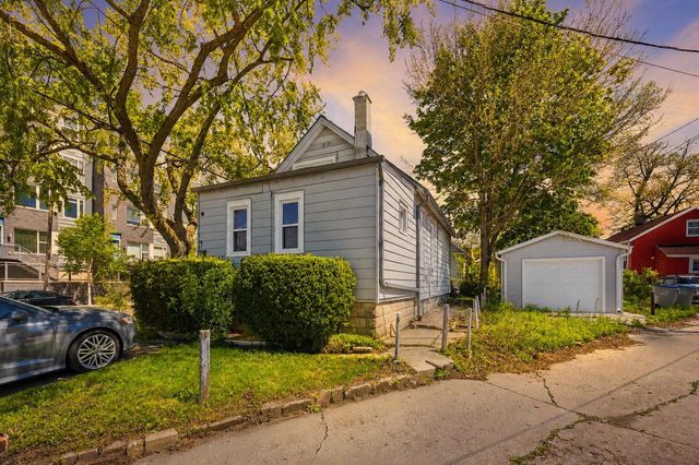 249 Ward STREET, Milwaukee, WI 53207