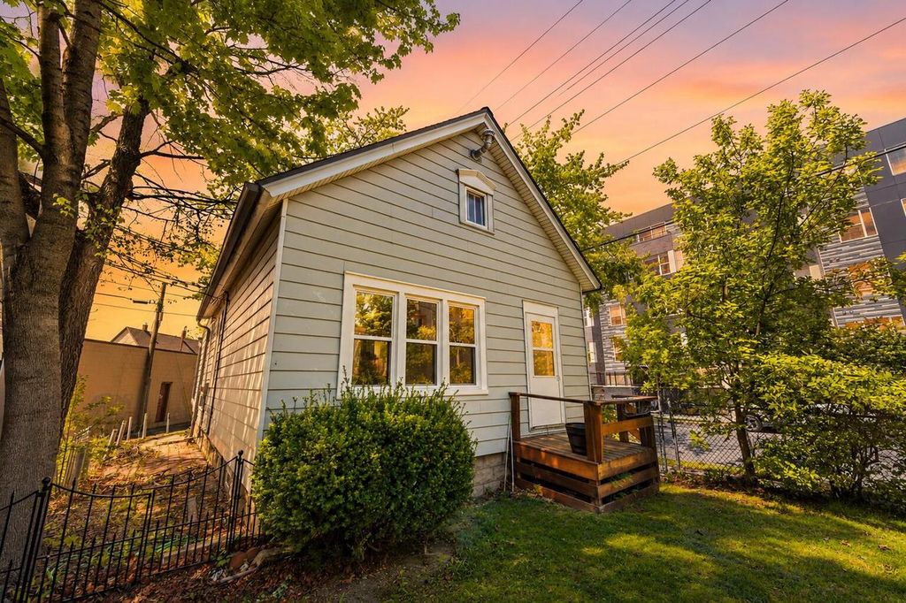 249 Ward STREET, Milwaukee, WI 53207