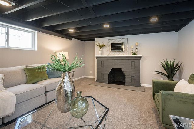 9931 Juengel Drive, Unincorporated, MO 63128