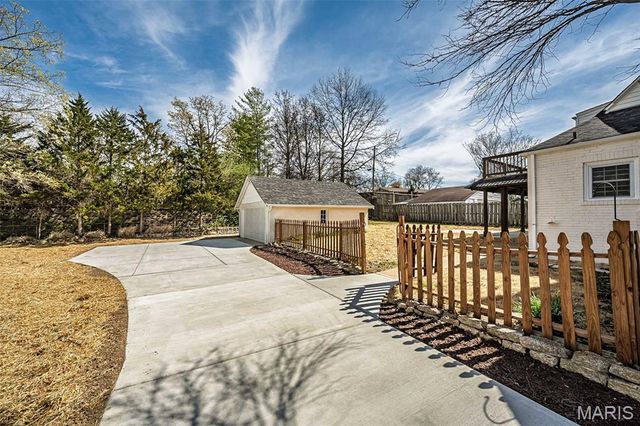 9931 Juengel Drive, Unincorporated, MO 63128