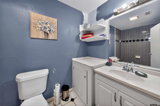 3165 Jackson Ave., Tyler, TX 75705