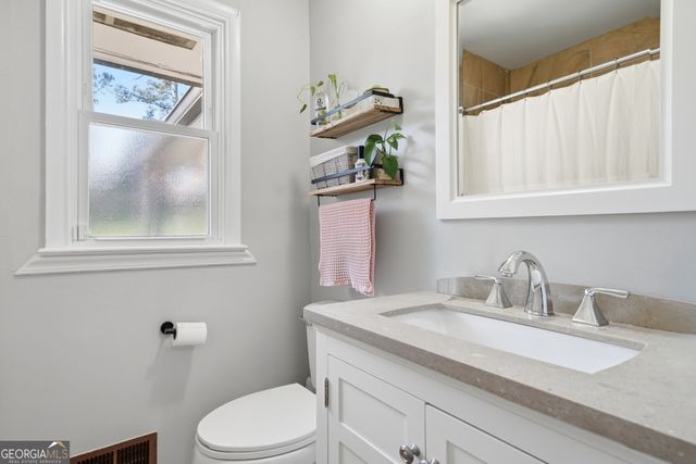 2371 Woodland Drive NW, Kennesaw, GA 30152