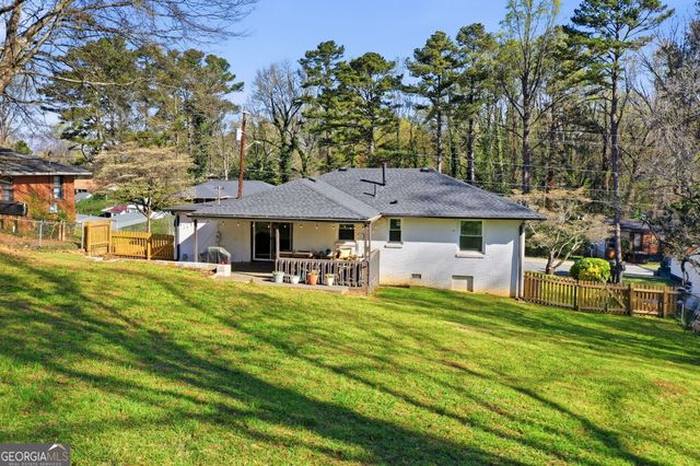 2371 Woodland Drive NW, Kennesaw, GA 30152