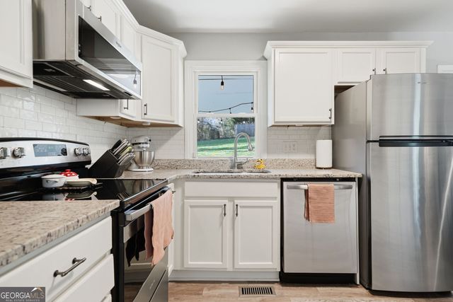 2371 Woodland Drive NW, Kennesaw, GA 30152