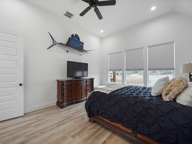 89 Cypress Bend, Huntsville, TX 77340