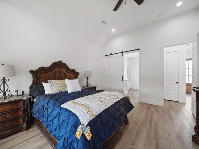 89 Cypress Bend, Huntsville, TX 77340