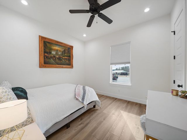 89 Cypress Bend, Huntsville, TX 77340