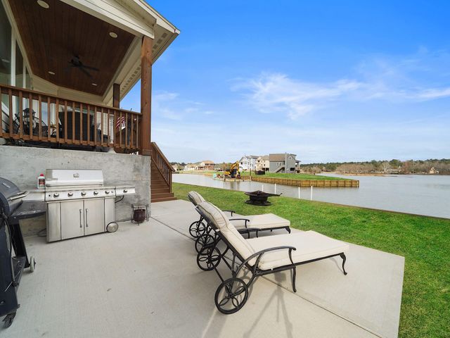 89 Cypress Bend, Huntsville, TX 77340