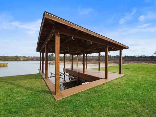 89 Cypress Bend, Huntsville, TX 77340