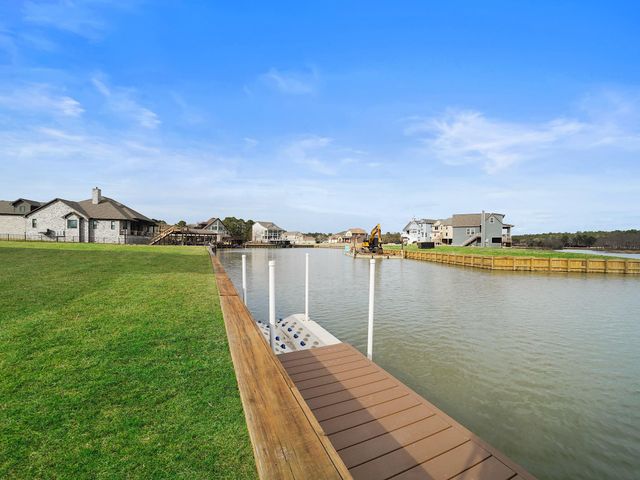 89 Cypress Bend, Huntsville, TX 77340