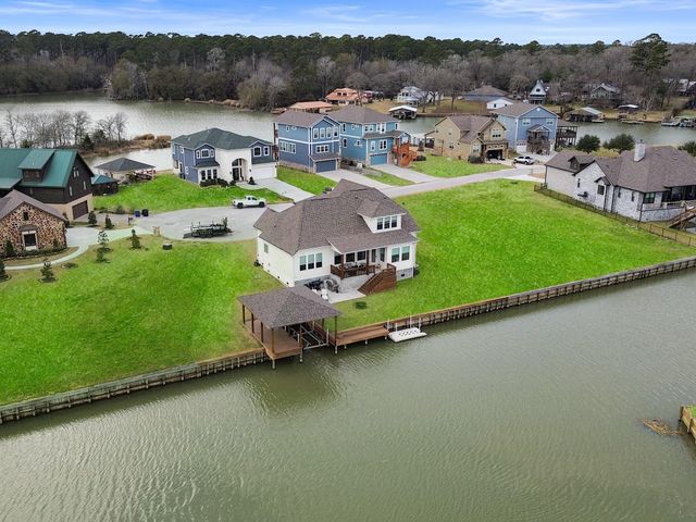 89 Cypress Bend, Huntsville, TX 77340