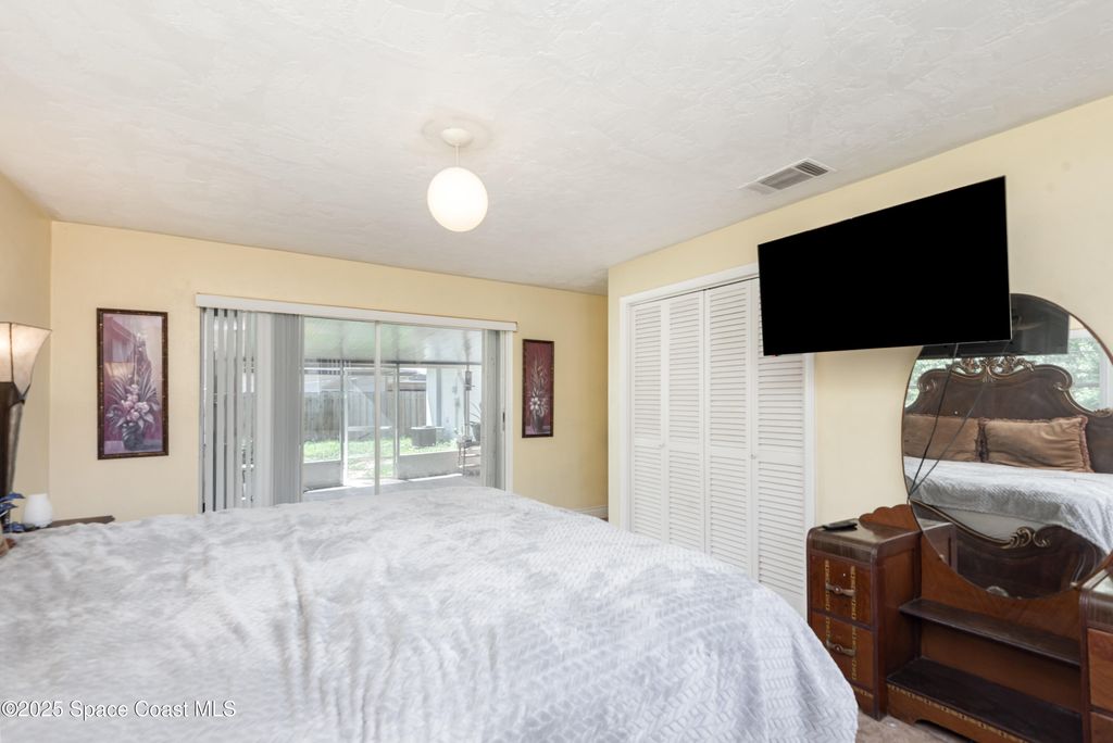 Image 14 of property listing at 15 Skyline Boulevard, Merritt Island, FL 32953