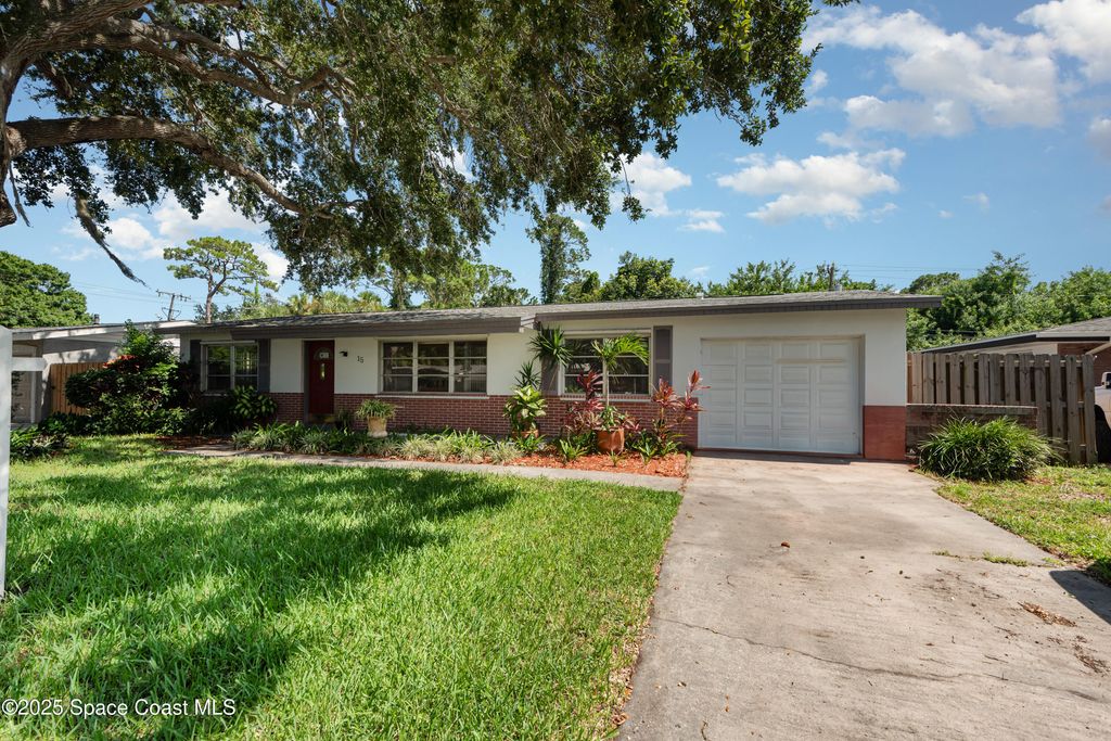 Image 2 of property listing at 15 Skyline Boulevard, Merritt Island, FL 32953
