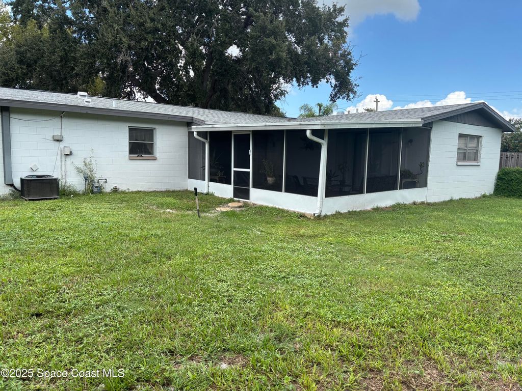 Image 21 of property listing at 15 Skyline Boulevard, Merritt Island, FL 32953