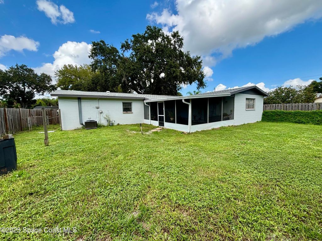 Image 23 of property listing at 15 Skyline Boulevard, Merritt Island, FL 32953