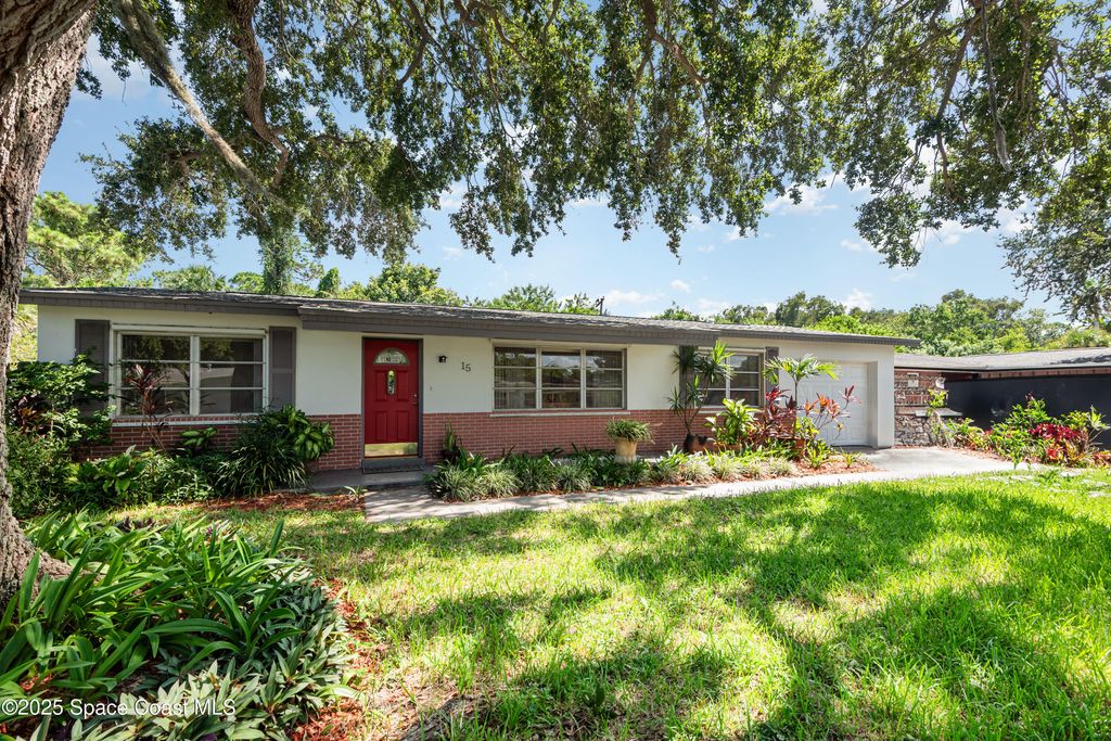 Image 3 of property listing at 15 Skyline Boulevard, Merritt Island, FL 32953