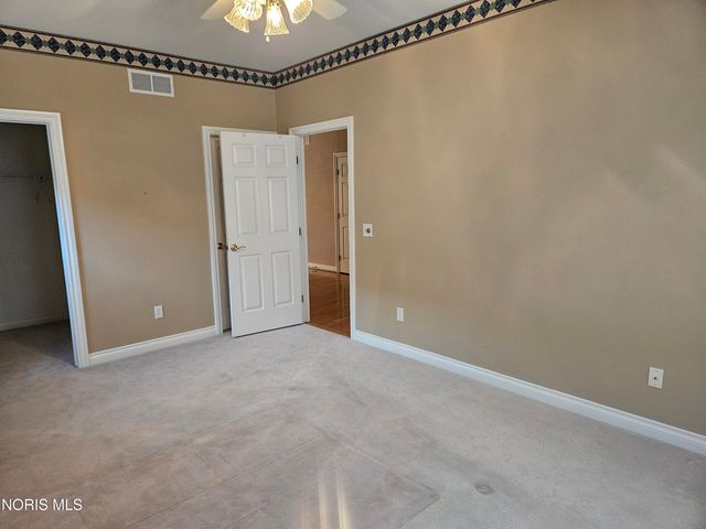 7008 Longwater Drive, Maumee, OH 43537